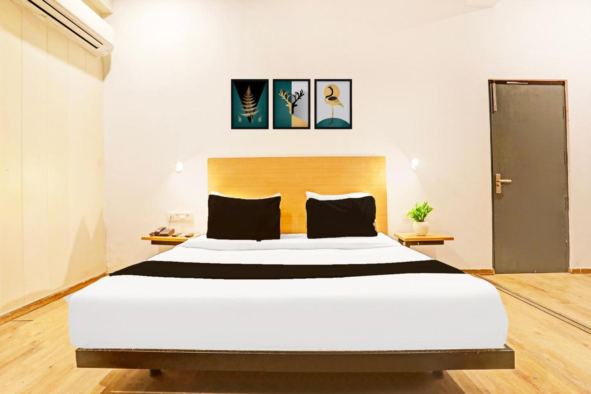 Super Townhouse Vijay Khand Gomti Nagar ลัคเนา ภายนอก รูปภาพ
