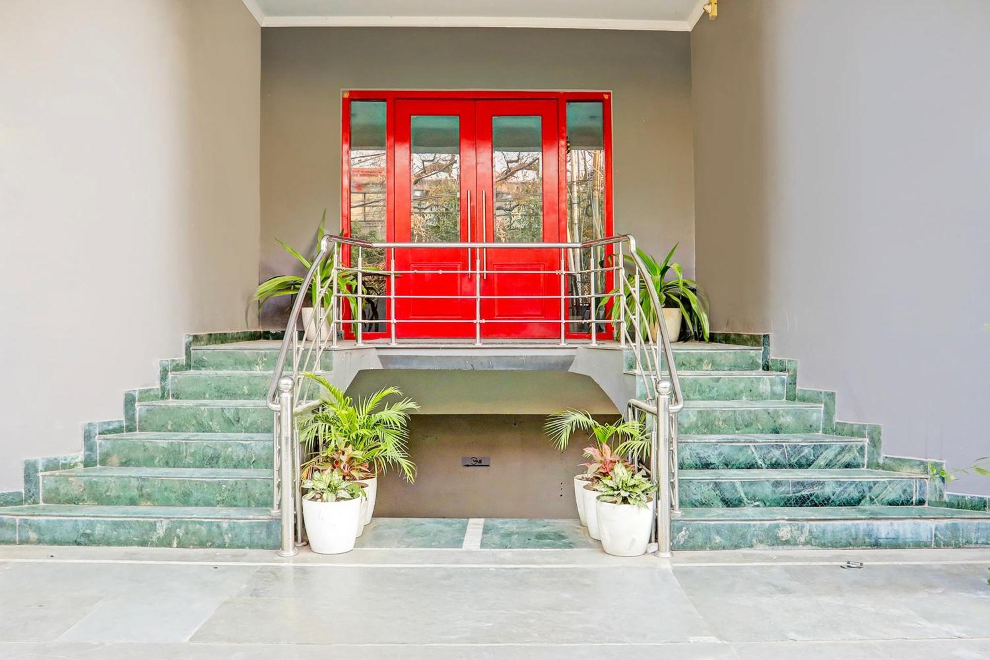 Super Townhouse Vijay Khand Gomti Nagar ลัคเนา ภายนอก รูปภาพ