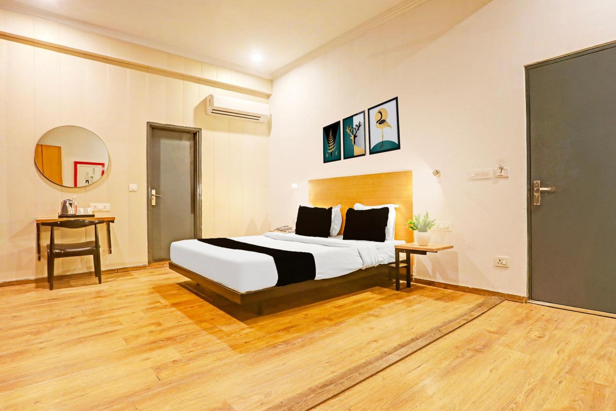 Super Townhouse Vijay Khand Gomti Nagar ลัคเนา ภายนอก รูปภาพ