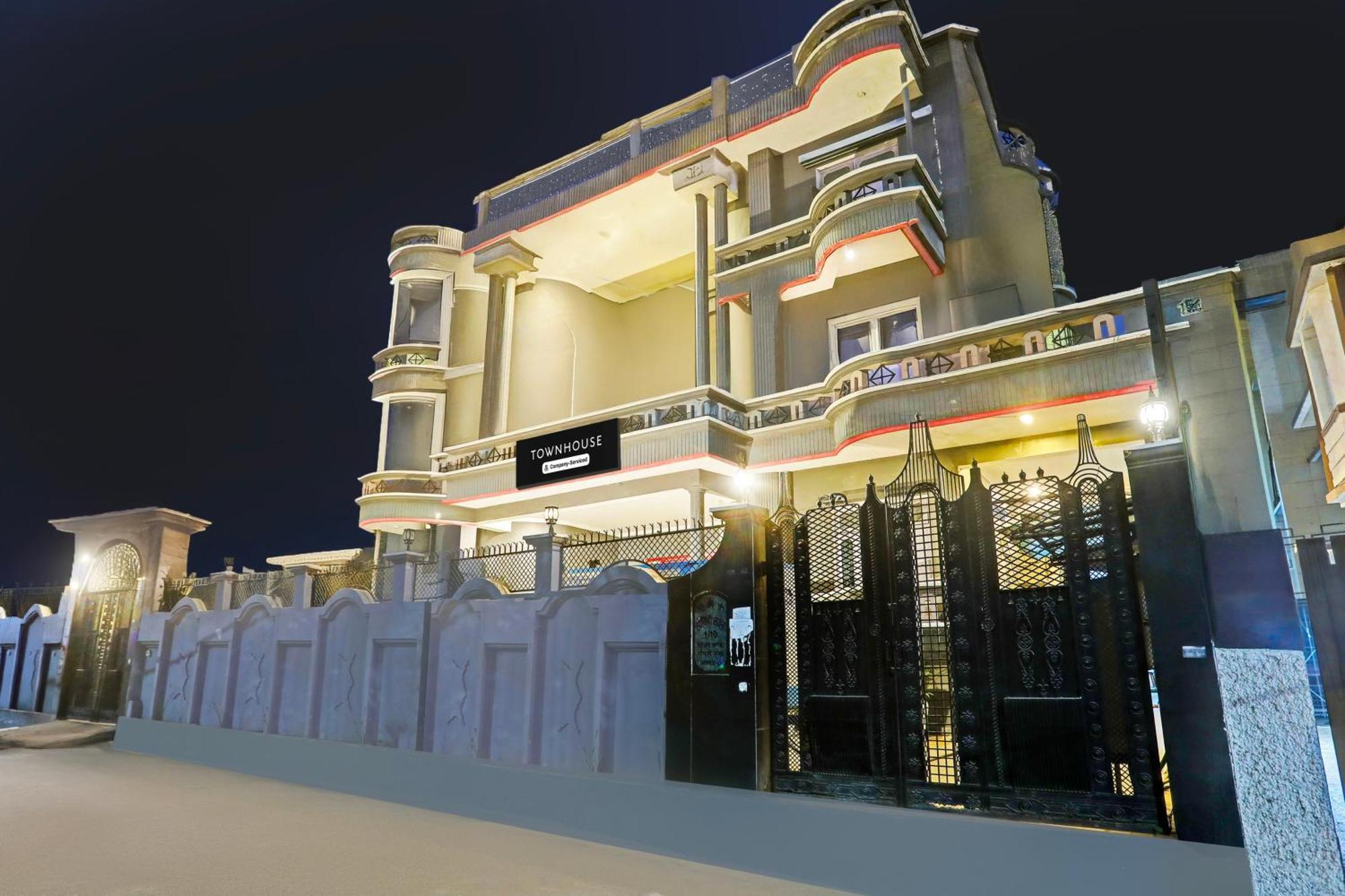 Super Townhouse Vijay Khand Gomti Nagar ลัคเนา ภายนอก รูปภาพ