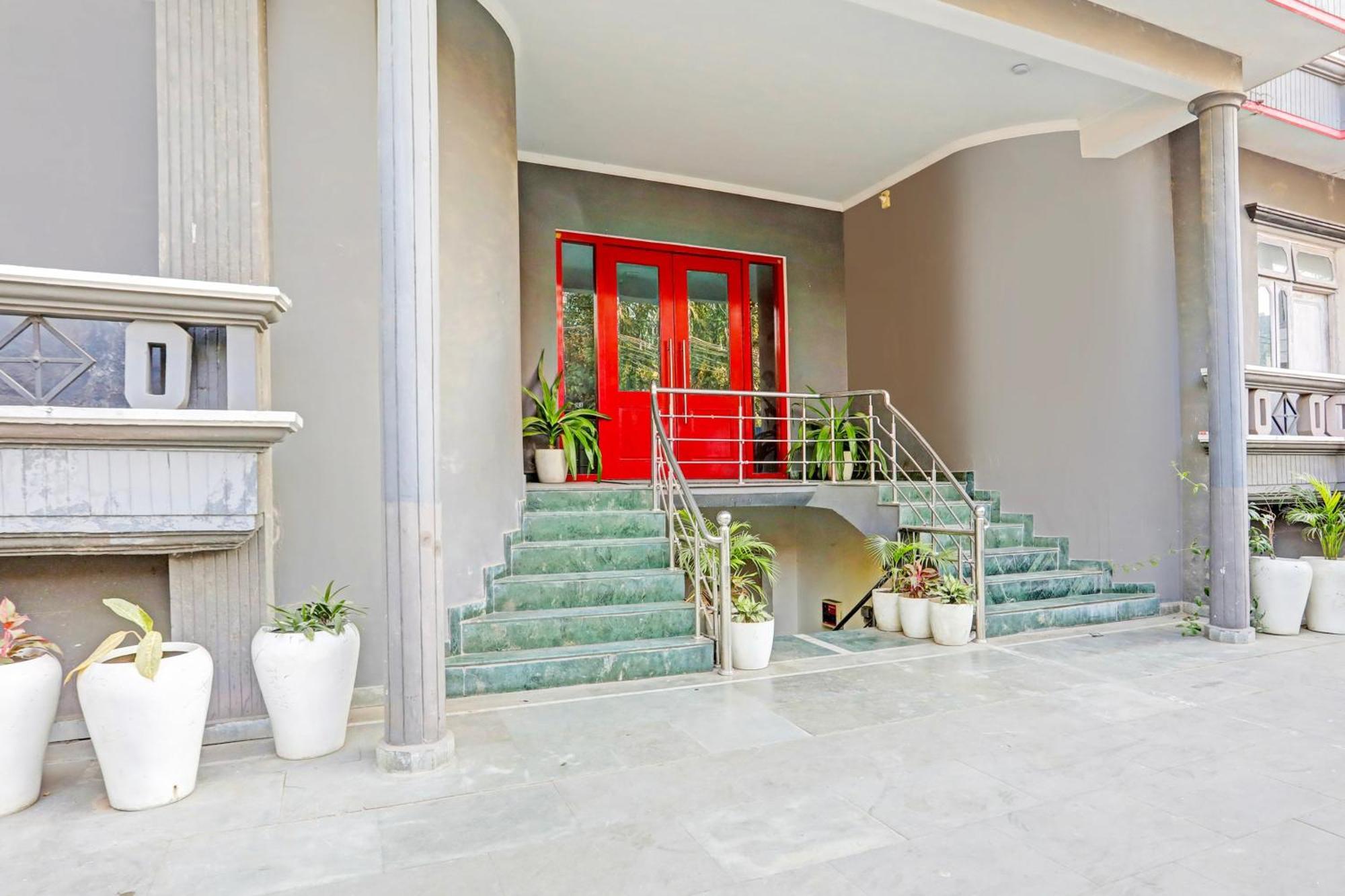 Super Townhouse Vijay Khand Gomti Nagar ลัคเนา ภายนอก รูปภาพ
