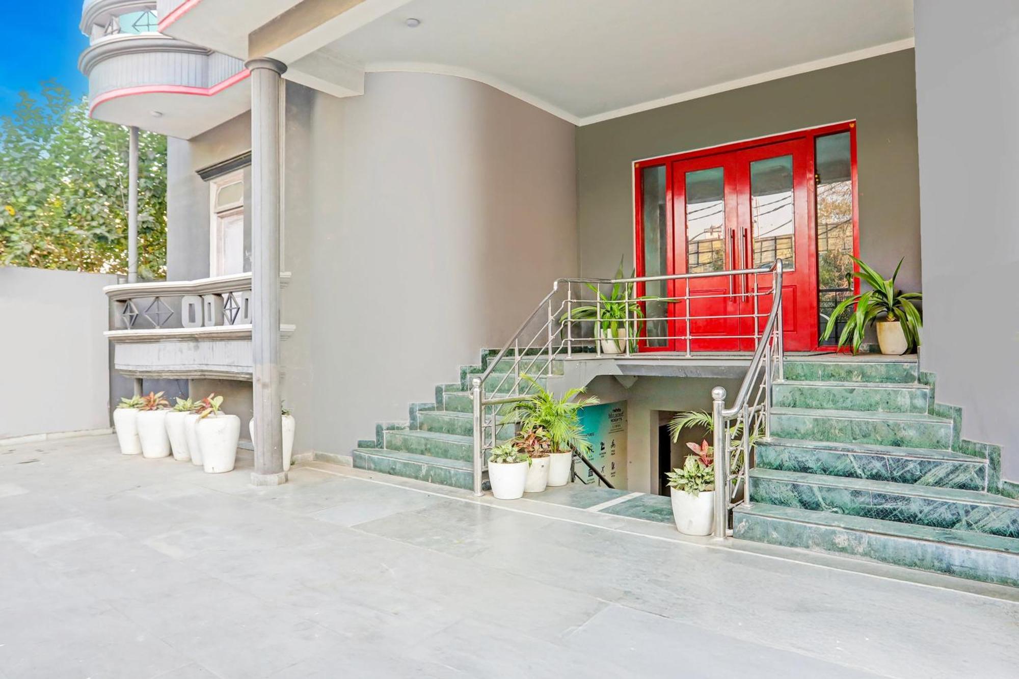 Super Townhouse Vijay Khand Gomti Nagar ลัคเนา ภายนอก รูปภาพ