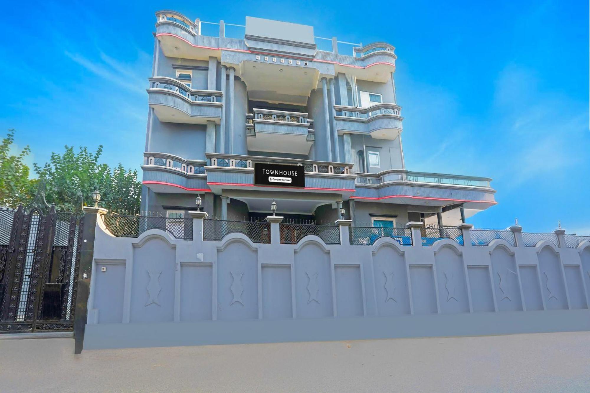 Super Townhouse Vijay Khand Gomti Nagar ลัคเนา ภายนอก รูปภาพ